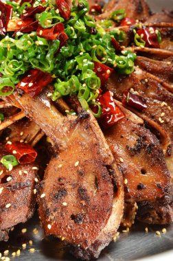 Biber pot ile ördek kafa