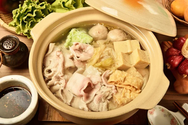 Pickled cabbage and meat hot pot — Stock Photo, Image