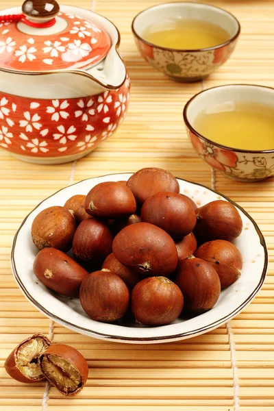 Grilled chestnuts — Stock Photo, Image