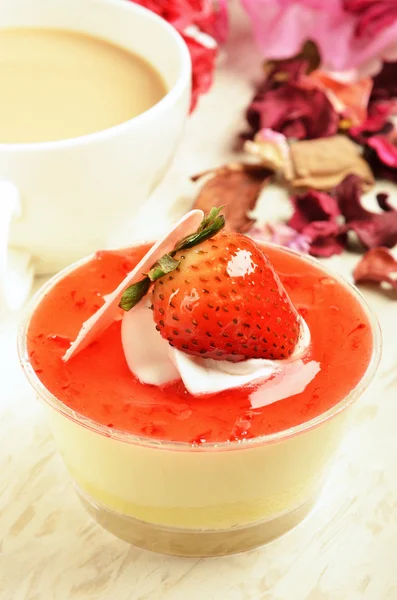 Torta di mousse di fragole — Foto Stock