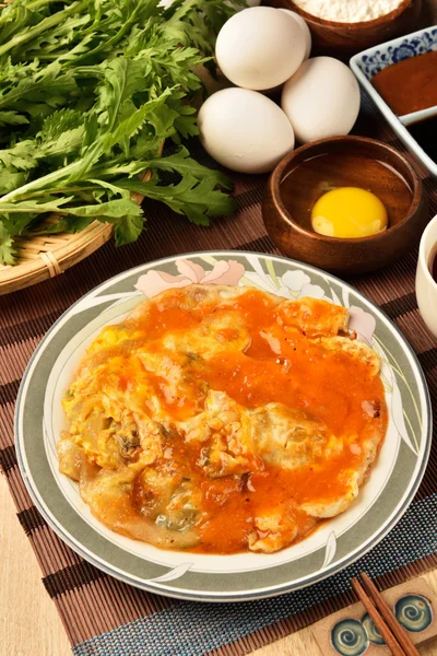 Oyster omelett eld med ägg — Stockfoto