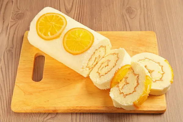 Pomarańczowy swiss roll — Zdjęcie stockowe