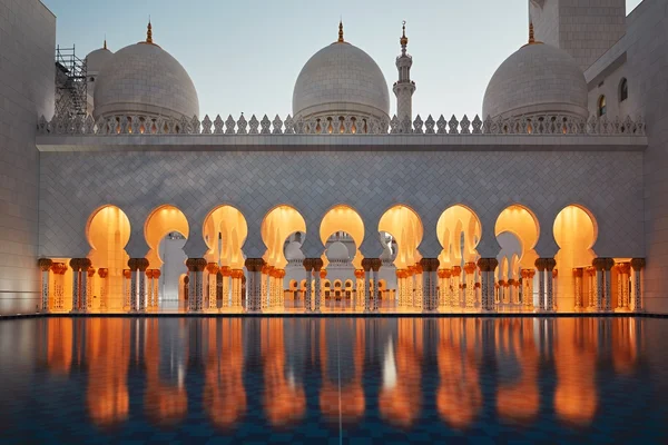 Mesquita em Abu Dhabi — Fotografia de Stock