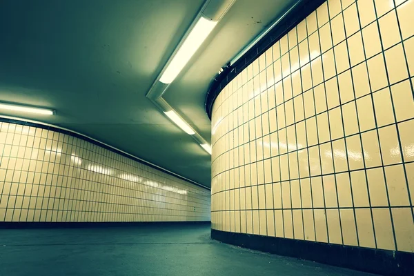 Ondergrondse passage van metro — Stockfoto