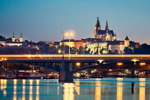 Skyline of Prague at night — Stock Photo, Image