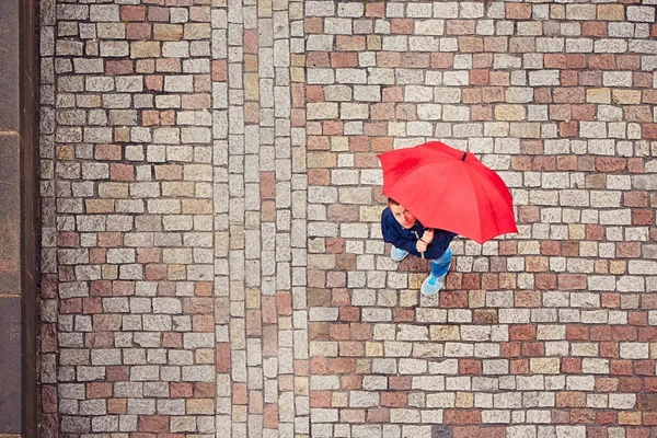 在下雨天的人 — 图库照片