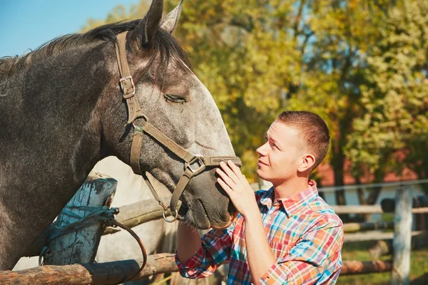 Homme à cheval — Photo