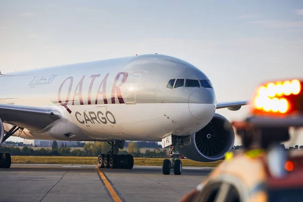 Praha Česká Republika Srpna 2020 Nákladní Letadlo Boeing 777F Katar — Stock fotografie