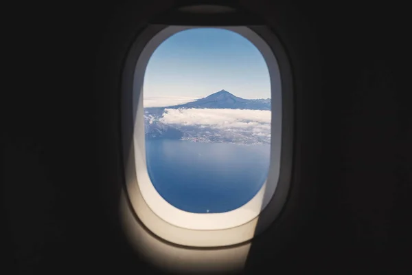 Luchtzicht Vanuit Het Raam Van Het Vliegtuig Vulkaan Teide Tenerife — Stockfoto