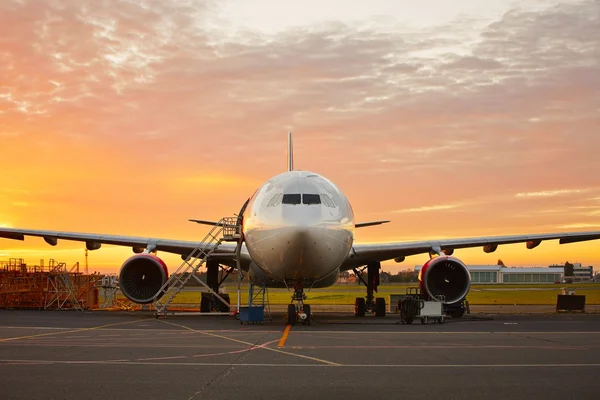 Wartung von Flugzeugen — Stockfoto