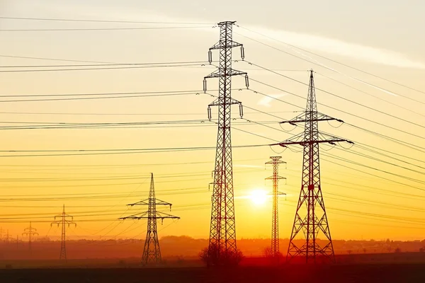 Pylons de eletricidade — Fotografia de Stock