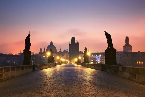 Puente de Carlos al amanecer — Foto de Stock