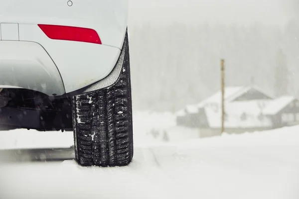 Winter on the road — Stock Photo, Image