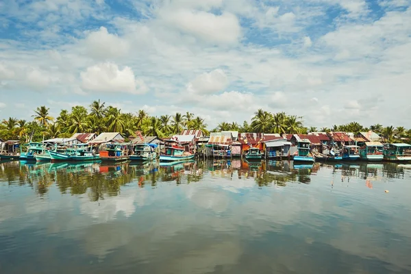 Fishing boats in port — Stock Photo, Image