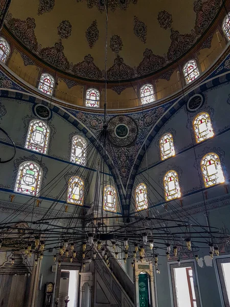 Türkiye 'nin Safranbolu kentindeki antik İzzet Paşa camiinin dış görünüşü