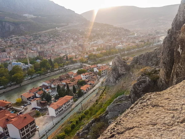  Geleneksel Osmanlı evleri ve SAFRANBOLU TURKEYE 'nin dar sokakları. UNESCO listesinden biri..