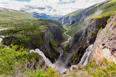 Voringsfossen Şelaleleri Norveç 'te Hardangervidda yakınlarında
