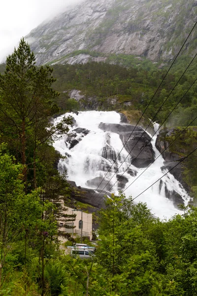 Krajina v Husedalen poblíž Hardangerfjord v Norsku — Stock fotografie