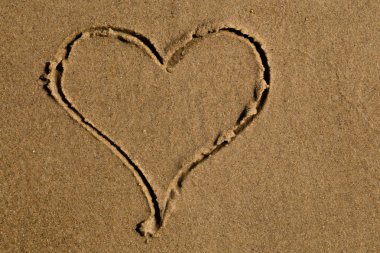 kuma çizilmiş kalp