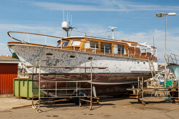 Yacht in riparazione — Foto Stock