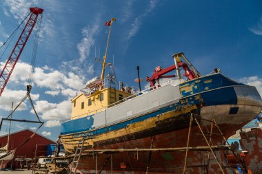 tekne onarım altında