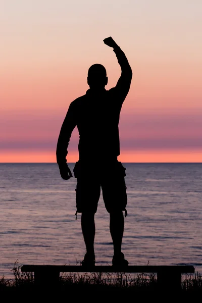 Man met de gebalde vuist — Stockfoto