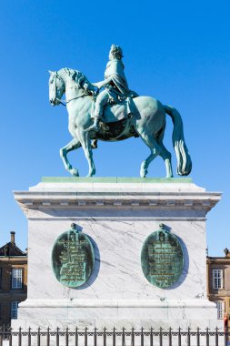 Kraliyet Sarayı Amalienborg heykeli