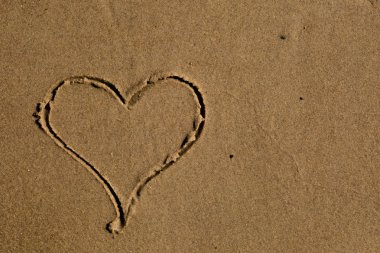 kuma çizilmiş kalp