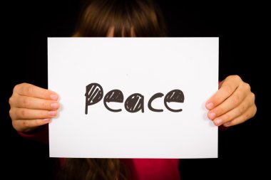 Kız holding barış işareti