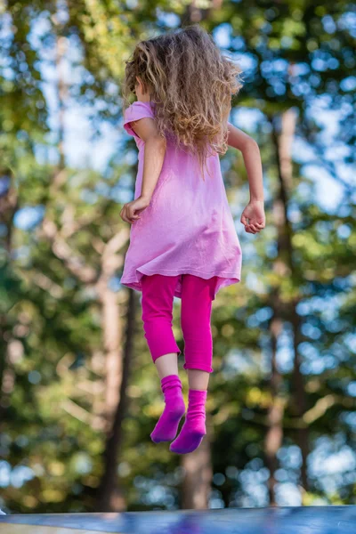 Young girl — Stock Photo, Image