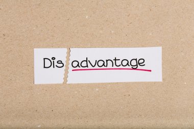 Avantaj döndü kelime dezavantaj ile kayıt