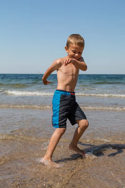 Young boy — Stock Photo, Image