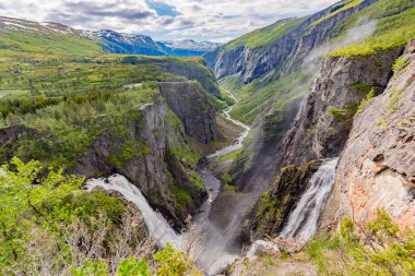 Voringsfossen Şelaleleri Norveç 'te Hardangervidda yakınlarında