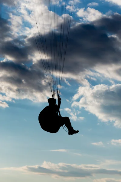 Gleitschirmfliegen — Stockfoto