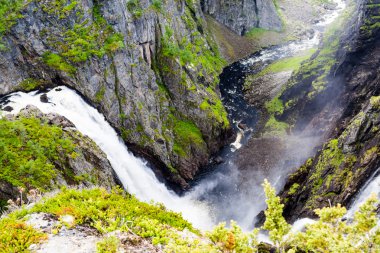 Voringsfossen Şelaleleri Norveç 'te Hardangervidda yakınlarında