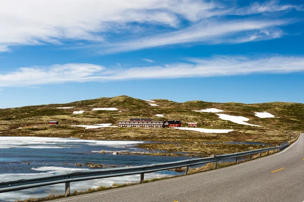Hardangervidda carretera en Noruega — Foto de Stock