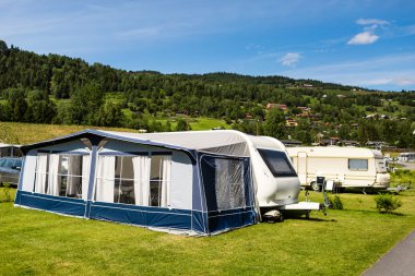 Modern Karavan kamp yerinde