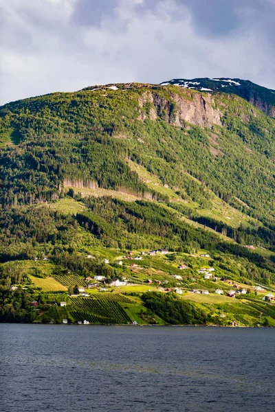 Landschaft in der Nähe des Hardangerfjords in Norwegen — Stockfoto