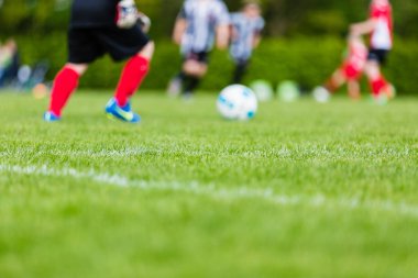 Çocuklar futbol oynarken bulanıklık