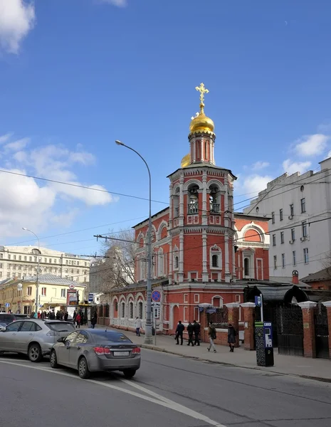 Slavyanskaya Meydanı'nda Kulishki Tüm Azizler Kilisesi, Moskova Patriği ve Tüm Rusya, dönüm noktası bir çiftlik