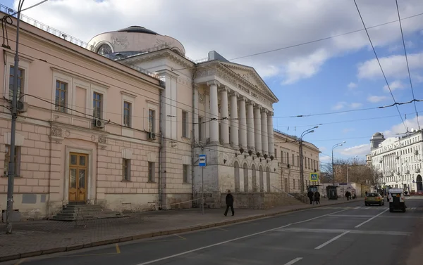 Edifício do Conselho de Curadores na rua Solyanka 14-a, marco, agora a Academia russa de Ciências Médicas — Fotografia de Stock