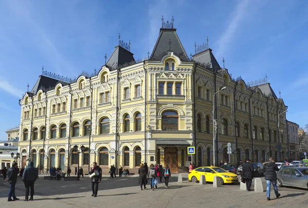 Eski Karlı ev Kuznetsky Most ve Rozhdestvenka köşesinde yer almaktadır. Sipariş için inşa edilmiş, tüccarlar-Maecenas Tretyakovs, kültürel mirasın bir nesne, Kuznetsky Most Street, 13/9, 1891-1892 yıl — Stok fotoğraf