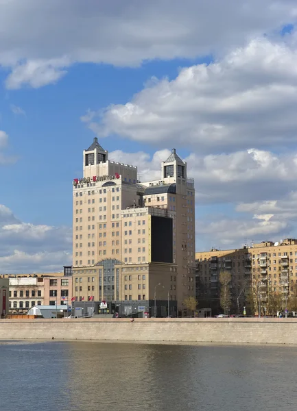 Θέα στο κτίριο του μεγαλύτερου χρηματοπιστωτικού συγκροτήματος της Ρωσίας IFD Kapital Group — Φωτογραφία Αρχείου