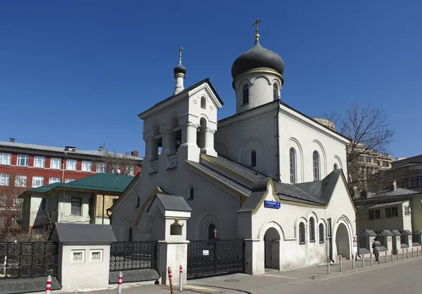 Antigua Iglesia Creyente de la Intercesión de la Santa Virgen Ostozhenka la comunidad — Foto de Stock