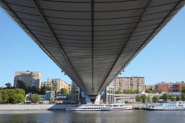 Futuristic view of the bottom of the bridge Bagration and pier "Bagration Bridge" near the Moscow International Business Center — Stock Photo, Image