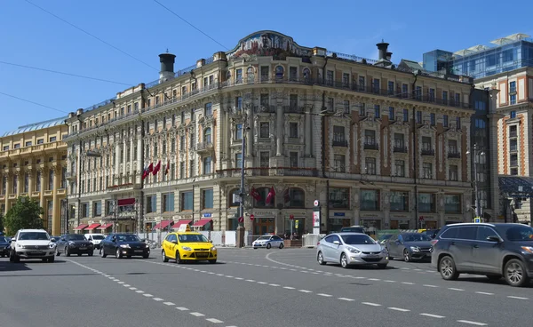 A 4-csillagos hotel National, a város központjában, 15/1 Mokhovaya street, bld. 1, a kilátás az utcai Okhotny Ryad — Stock Fotó