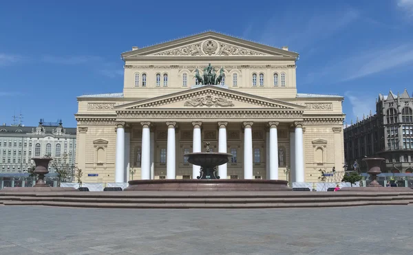 State Academic Bolshoi Theatre of Russia, the main entrance pediment with quadriga with Apollo Peter Klodt — Stock Photo, Image