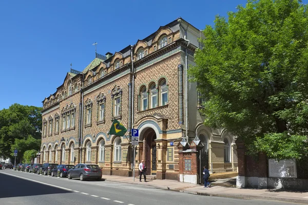 Edificio de la Embajada de Brasil en la Federación Rusa, ubicado en la Casa Lopatina, construido en 1876, el arquitecto Kaminsky, calle Bolshaya Nikitskaya, 54 — Foto de Stock
