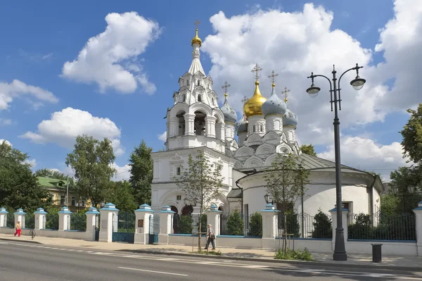 The Church of St. Nicholas of Myra in Pyzhi, Bolshaya Ordynka, Orthodox church Moskvoretsky deaneries of the Moscow diocese, an architectural monument of the XVII century, landmark — Stock Photo, Image