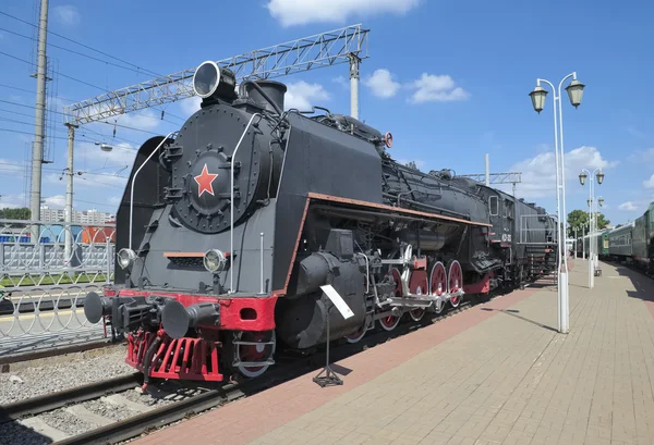 Locomotive FD Series (Felix Dzerzhinsky) FD 21-3125, symbol of Stalinist era industrialization of the country, built in 1941 — Stock Photo, Image